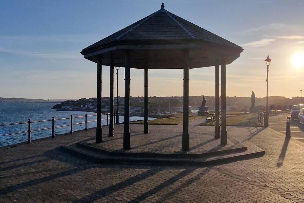Sea View Luxury 5 Star Cottage Near Milford Marina Мілфорд-Гейвен Екстер'єр фото